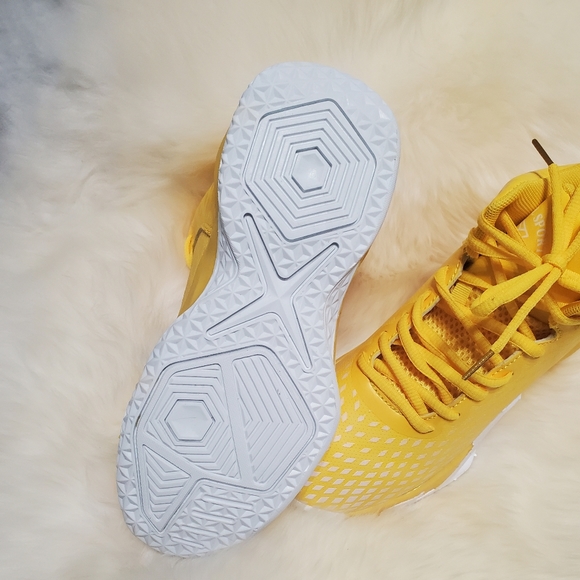 Basketball Sneakers NWOT - Picture 5 of 5